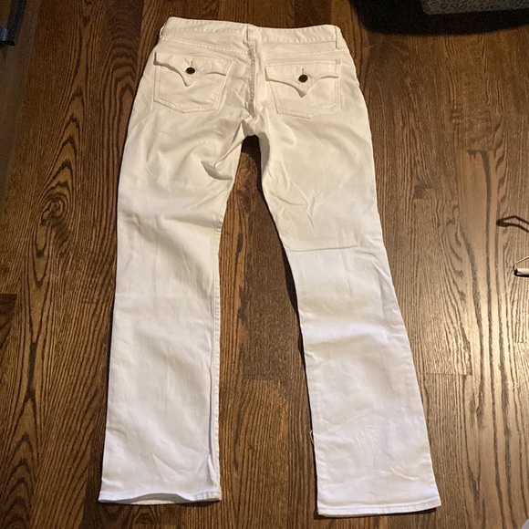 GAP curvy straight white jeans. Worn once. - Picture 3 of 6